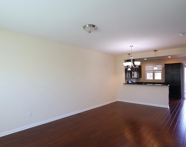 1517 Crafton Way - Photo Thumbnail 4