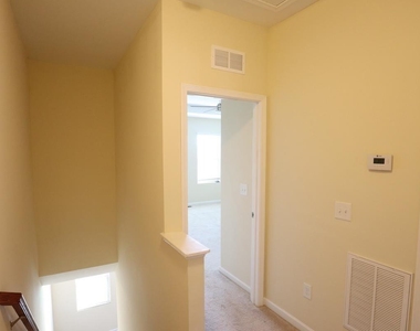 1517 Crafton Way - Photo Thumbnail 8