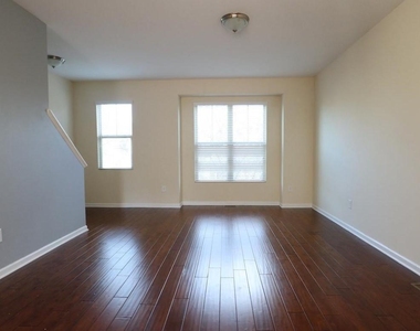 1517 Crafton Way - Photo Thumbnail 2