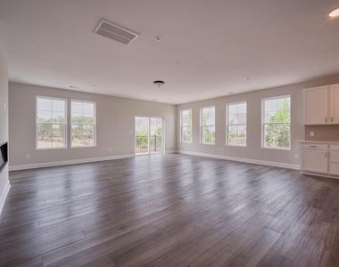 11052 Ligon Mill Road - Photo Thumbnail 8