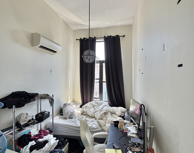 Graham Avenue - Photo Thumbnail 7