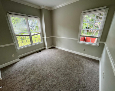 18 Garden Hills Court - Photo Thumbnail 6