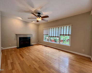 18 Garden Hills Court - Photo Thumbnail 9