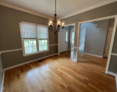 18 Garden Hills Court - Photo Thumbnail 2