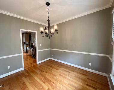 18 Garden Hills Court - Photo Thumbnail 3