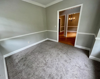 18 Garden Hills Court - Photo Thumbnail 5