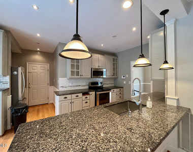 18 Garden Hills Court - Photo Thumbnail 7