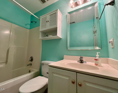 18 Garden Hills Court - Photo Thumbnail 14