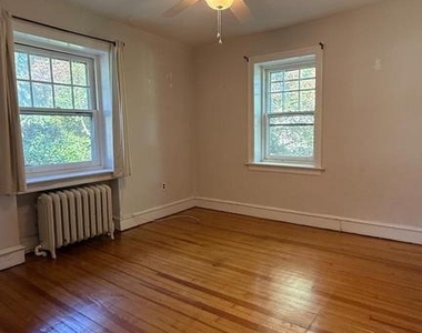 316 Gerard Avenue - Photo Thumbnail 7