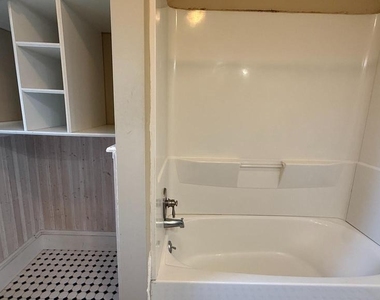 316 Gerard Avenue - Photo Thumbnail 10