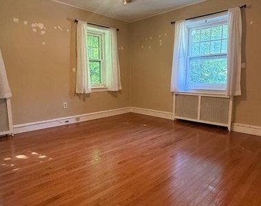 316 Gerard Avenue - Photo Thumbnail 2