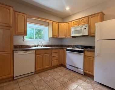 316 Gerard Avenue - Photo Thumbnail 3