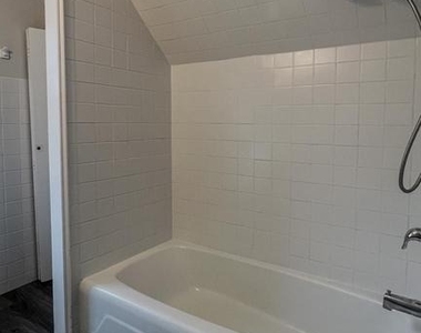 7919 Park Avenue - Photo Thumbnail 7