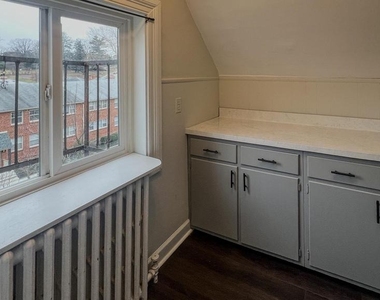 7919 Park Avenue - Photo Thumbnail 5
