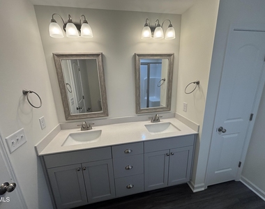 514 S Ryals Street - Photo Thumbnail 6