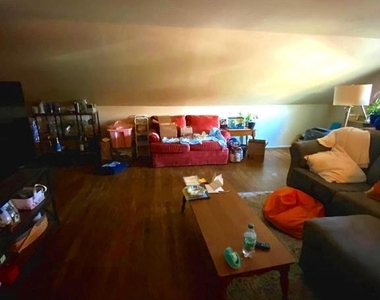 600 Farmington Avenue - Photo Thumbnail 5