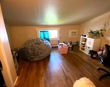 600 Farmington Avenue - Photo Thumbnail 10
