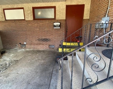 600 Farmington Avenue - Photo Thumbnail 12