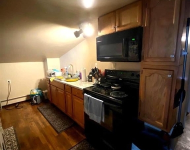 600 Farmington Avenue - Photo Thumbnail 3