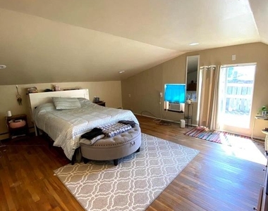 600 Farmington Avenue - Photo Thumbnail 6