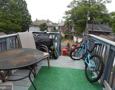 245 Noble Street - Photo Thumbnail 8