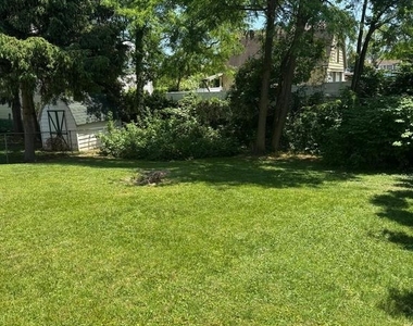 136 N Sylvania Avenue - Photo Thumbnail 15