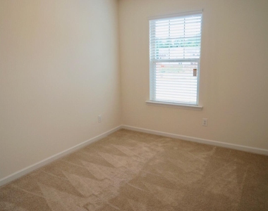 3015 Bluegrove Road - Photo Thumbnail 15