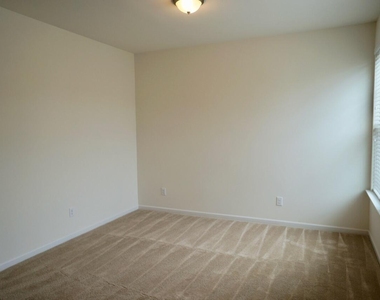 3015 Bluegrove Road - Photo Thumbnail 4