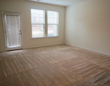 3015 Bluegrove Road - Photo Thumbnail 10