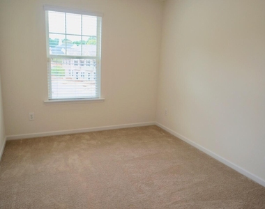 3015 Bluegrove Road - Photo Thumbnail 17