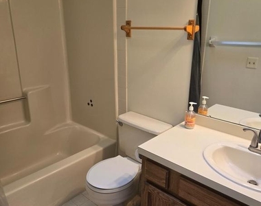 709 Pritchard Place - Photo Thumbnail 13
