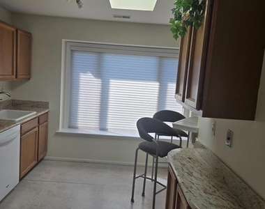 709 Pritchard Place - Photo Thumbnail 6