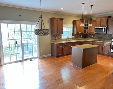 936 Bentbury Way - Photo Thumbnail 6