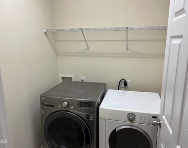 936 Bentbury Way - Photo Thumbnail 10