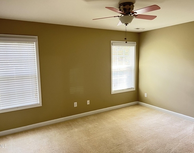 936 Bentbury Way - Photo Thumbnail 12