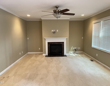 936 Bentbury Way - Photo Thumbnail 7