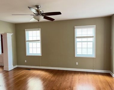 936 Bentbury Way - Photo Thumbnail 2