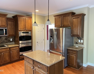 936 Bentbury Way - Photo Thumbnail 5