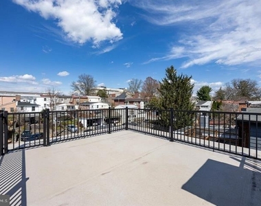 325 W Barnard Street W - Photo Thumbnail 46