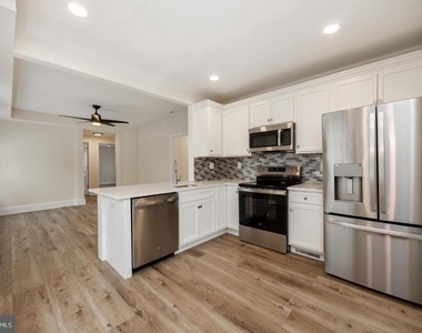 325 W Barnard Street W - Photo Thumbnail 24