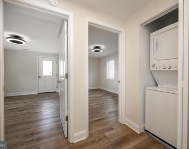 325 W Barnard Street W - Photo Thumbnail 27