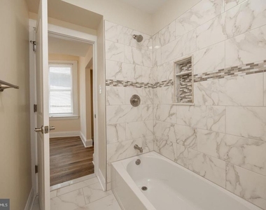 325 W Barnard Street W - Photo Thumbnail 10