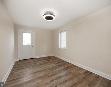 325 W Barnard Street W - Photo Thumbnail 34