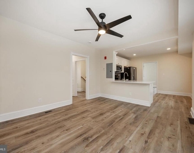 325 W Barnard Street W - Photo Thumbnail 26