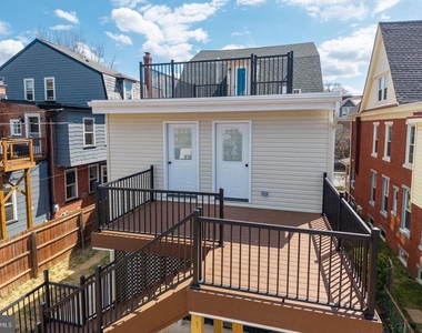 325 W Barnard Street W - Photo Thumbnail 38