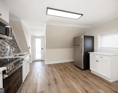 325 W Barnard Street W - Photo Thumbnail 40