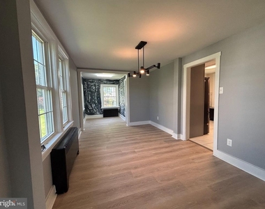 888 Walnut Street - Photo Thumbnail 5