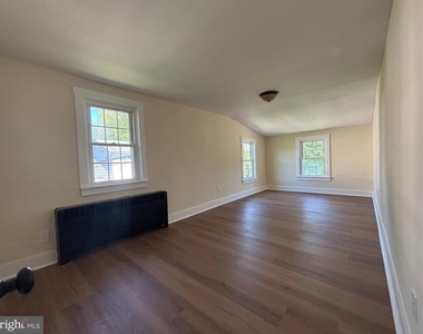 888 Walnut Street - Photo Thumbnail 21