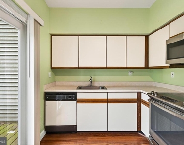 3 Oak Leaf Lane - Photo Thumbnail 12