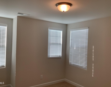 35 Village Edge Drive - Photo Thumbnail 12